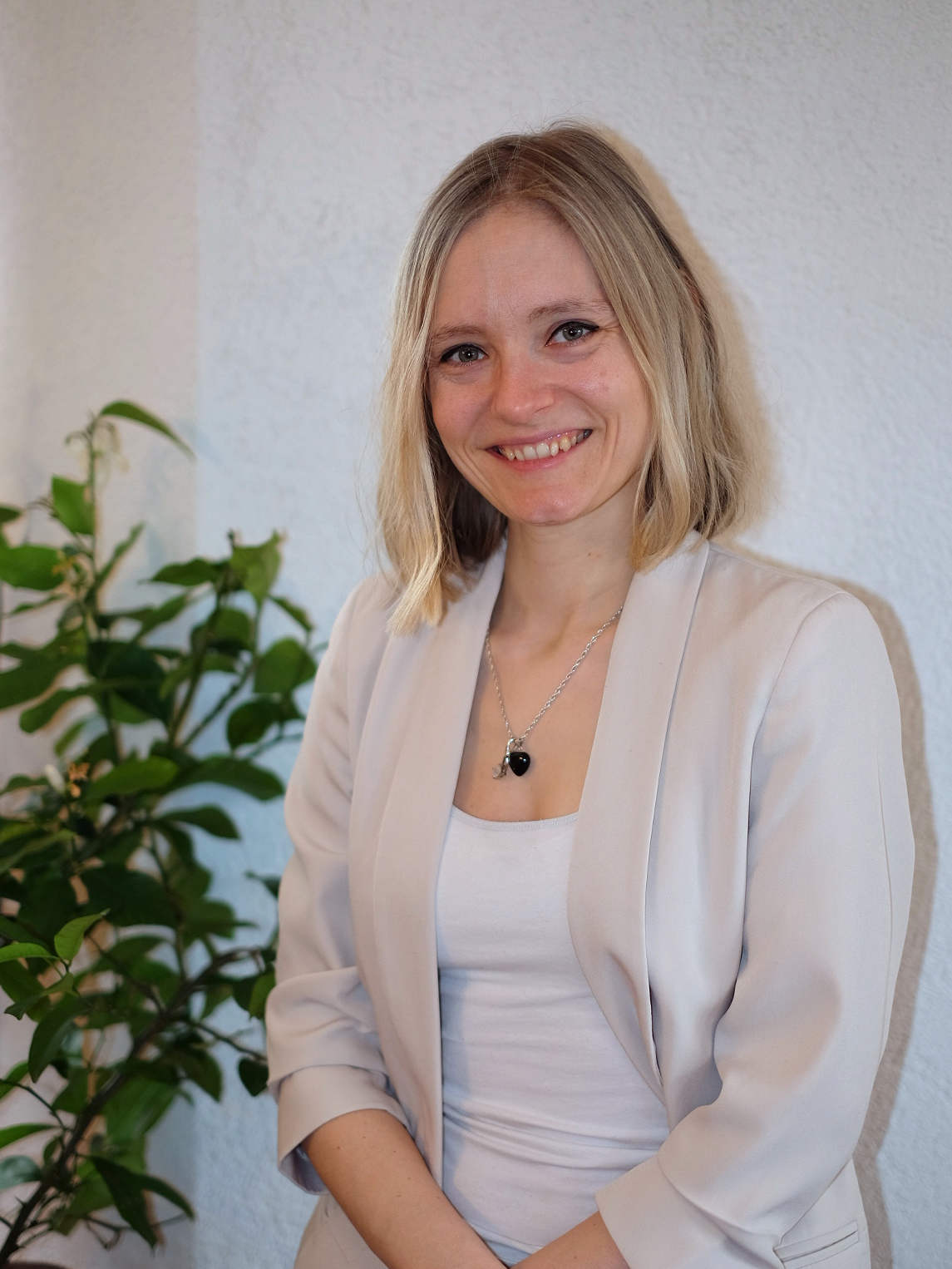 Isabelle Weisenburger ist Psychotherapeutin bei Dr. Schowalter und Kolleginnen